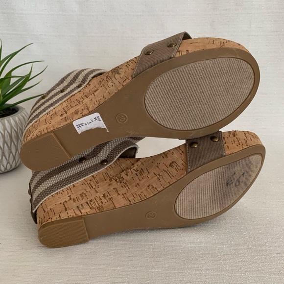C established 1946 Tan/Stripe Fabric Stride Cork Wedges Slide Sandals Women’s 10 - Picture 11 of 11